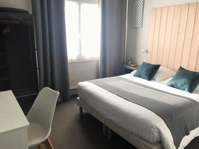 Hotel La Petite Auberge Ares Bagian luar foto