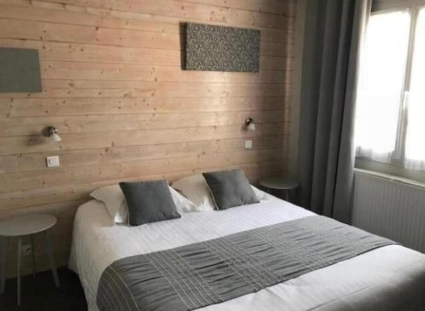 Hotel La Petite Auberge Ares Bagian luar foto