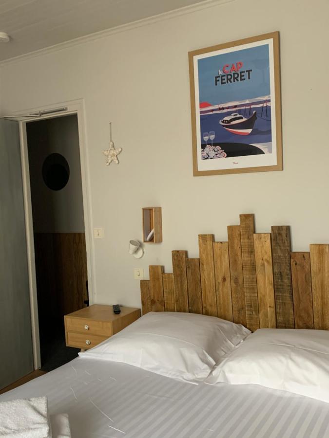 Hotel La Petite Auberge Ares Bagian luar foto
