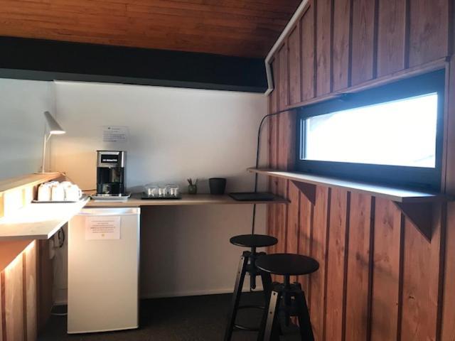 Hotel La Petite Auberge Ares Bagian luar foto